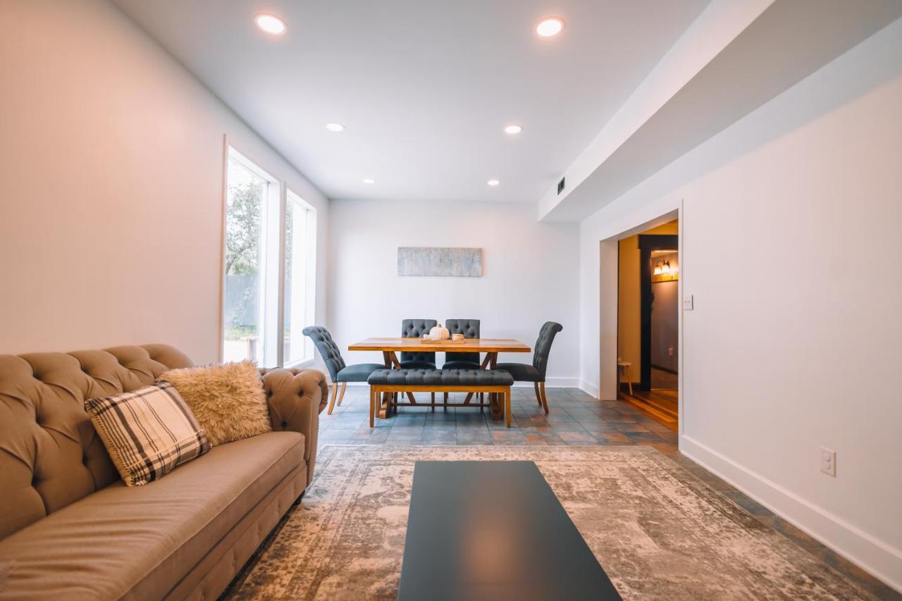 Vila Downtown Escape Great For Large Families & Groups Sugarcreek Exteriér fotografie
