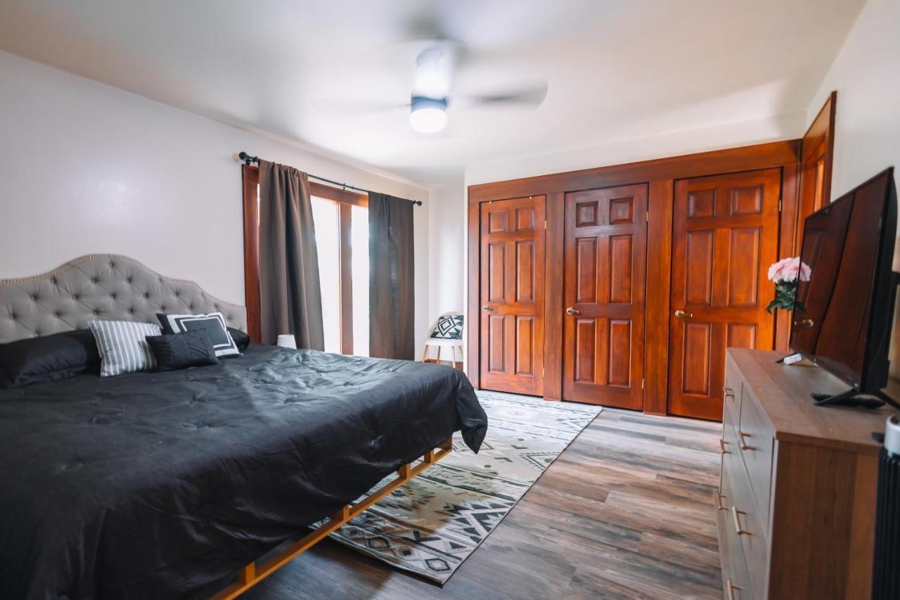 Vila Downtown Escape Great For Large Families & Groups Sugarcreek Exteriér fotografie