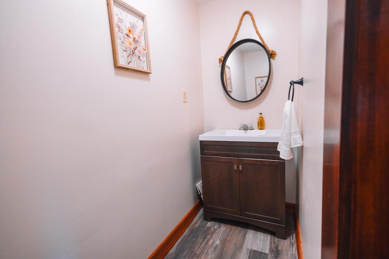 Vila Downtown Escape Great For Large Families & Groups Sugarcreek Exteriér fotografie