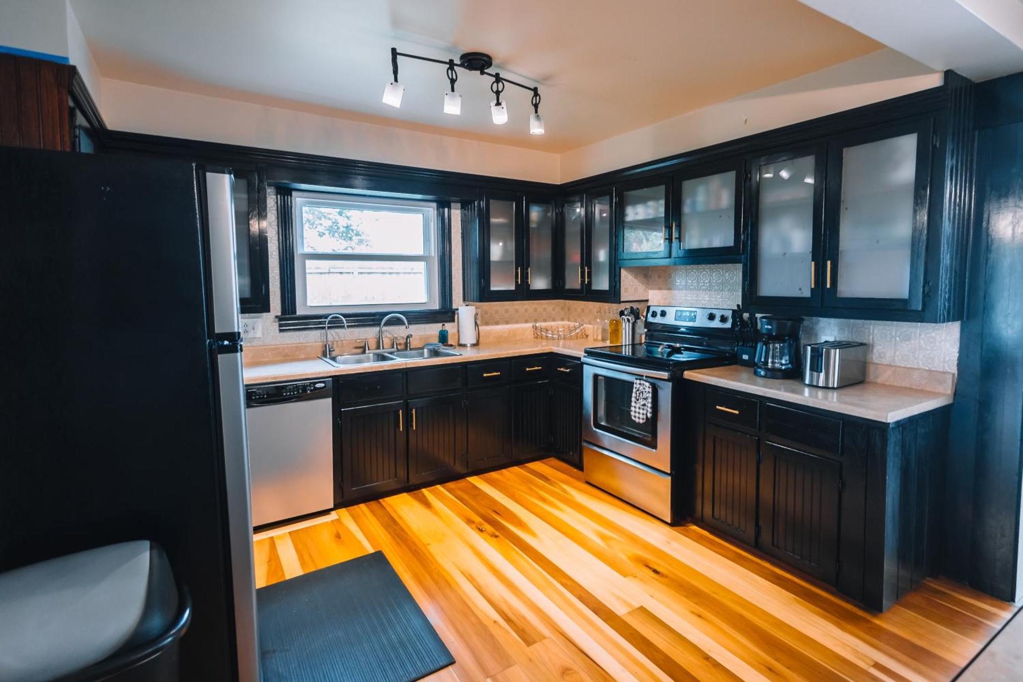 Vila Downtown Escape Great For Large Families & Groups Sugarcreek Exteriér fotografie